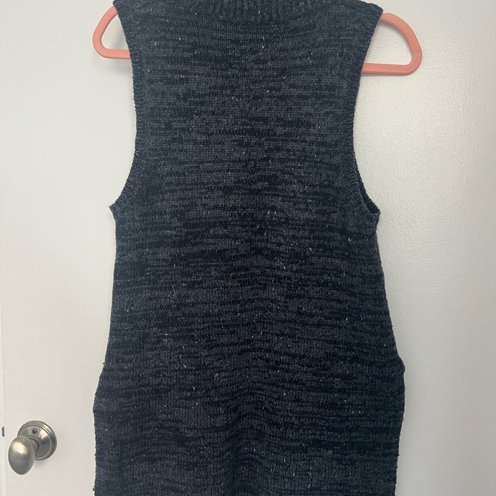 Sleeveless Black Knit Top